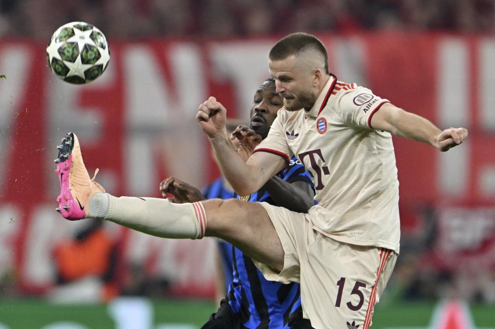 自詹姆斯出 自詹姆斯出